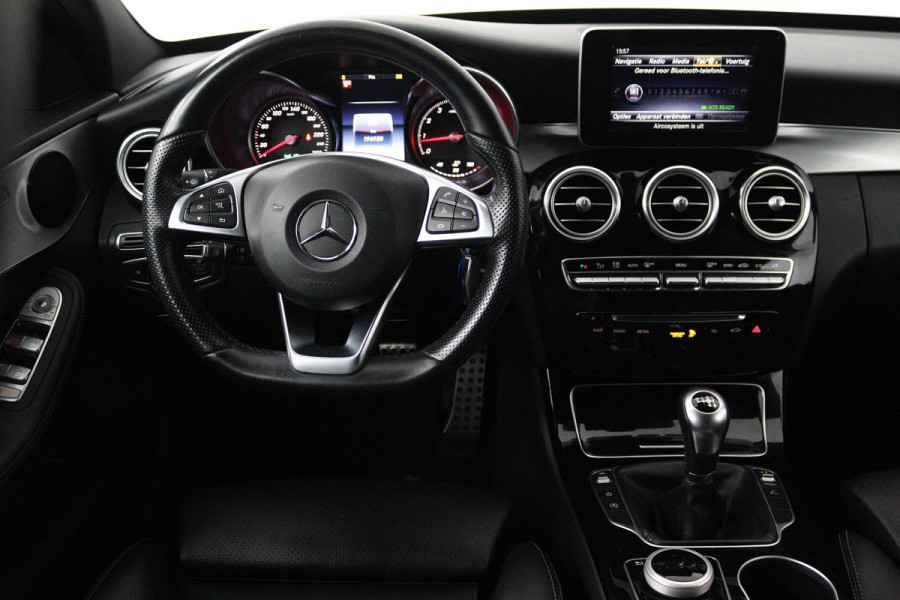 Mercedes-Benz C-Klasse Estate 160 AMG Sport Edition (TREKHAAK, STOELVERWARMING, NAVIGATIE, PARKEERSENSOREN, NAVIGATIE, NL-AUTO)