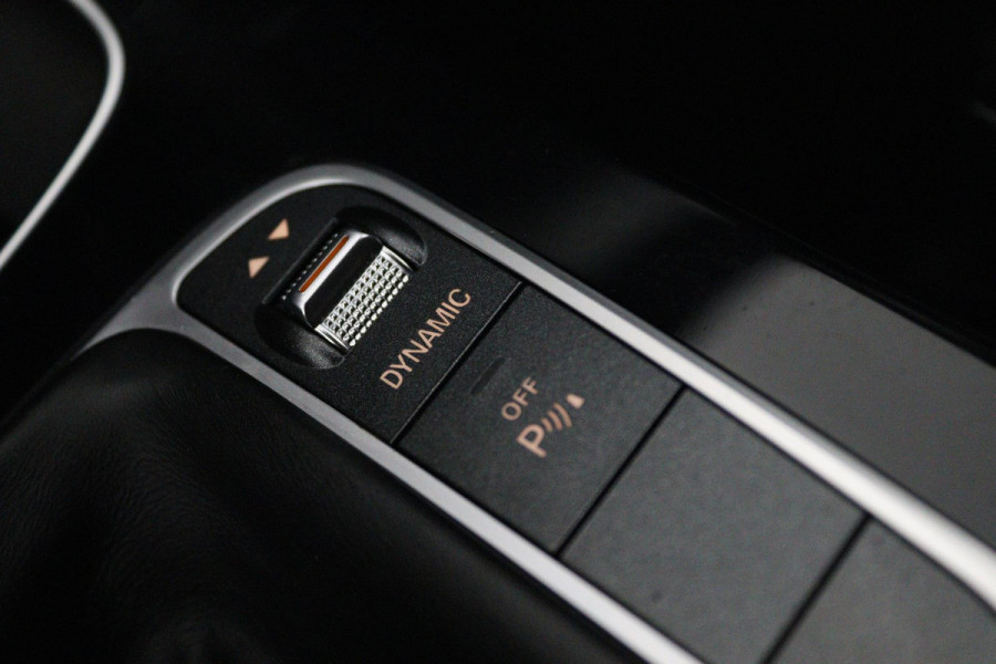 Mercedes-Benz C-Klasse Estate 160 AMG Sport Edition (TREKHAAK, STOELVERWARMING, NAVIGATIE, PARKEERSENSOREN, NAVIGATIE, NL-AUTO)