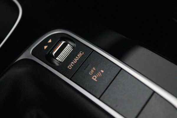 Mercedes-Benz C-Klasse Estate 160 AMG Sport Edition (TREKHAAK, STOELVERWARMING, NAVIGATIE, PARKEERSENSOREN, NAVIGATIE, NL-AUTO)