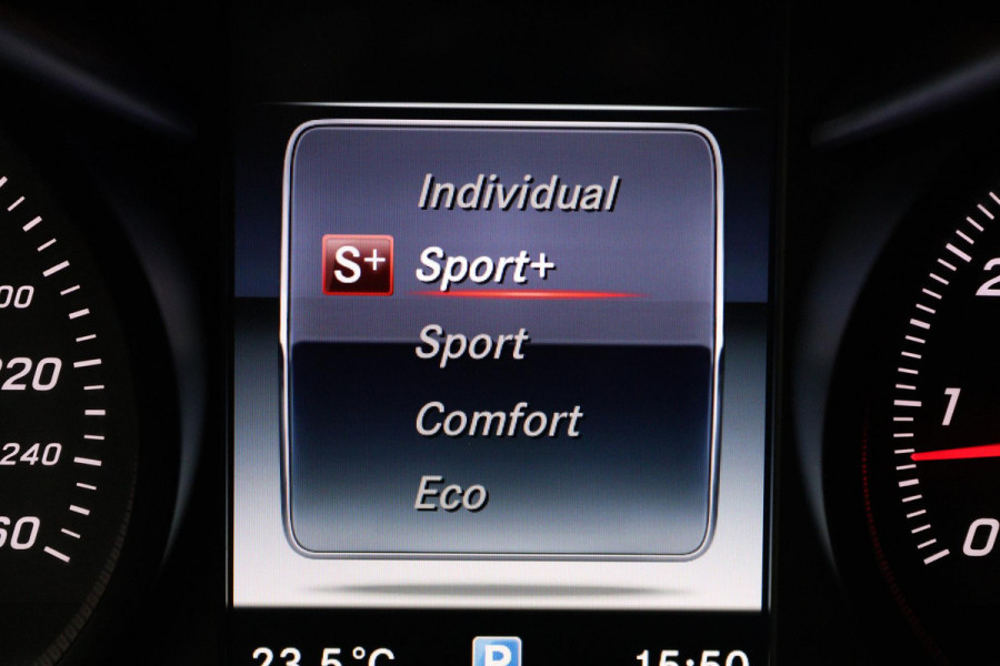 Mercedes-Benz C-Klasse Estate 160 AMG Sport Edition (TREKHAAK, STOELVERWARMING, NAVIGATIE, PARKEERSENSOREN, NAVIGATIE, NL-AUTO)