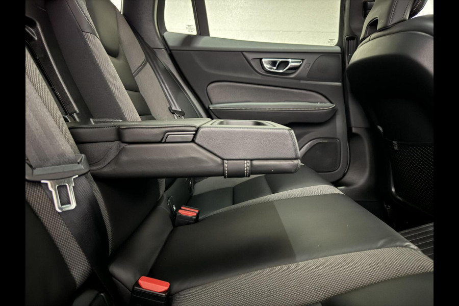 Volvo V60 2.0 T8 Recharge AWD R-Design Pano H/K Trekh. CarPlay
