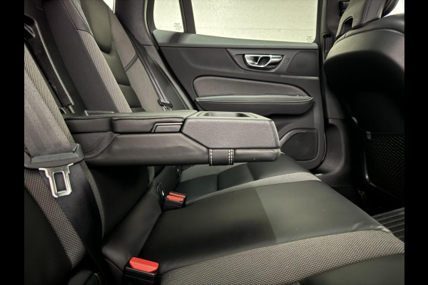Volvo V60 2.0 T8 Recharge AWD R-Design Pano H/K Trekh. CarPlay