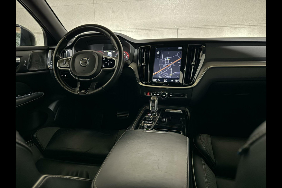 Volvo V60 2.0 T8 Recharge AWD R-Design Pano H/K Trekh. CarPlay