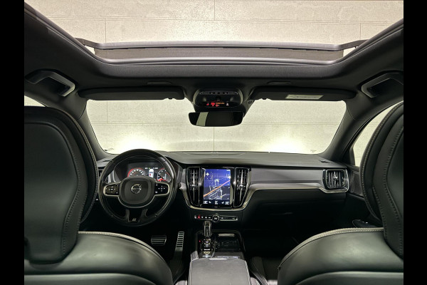 Volvo V60 2.0 T8 Recharge AWD R-Design Pano H/K Trekh. CarPlay
