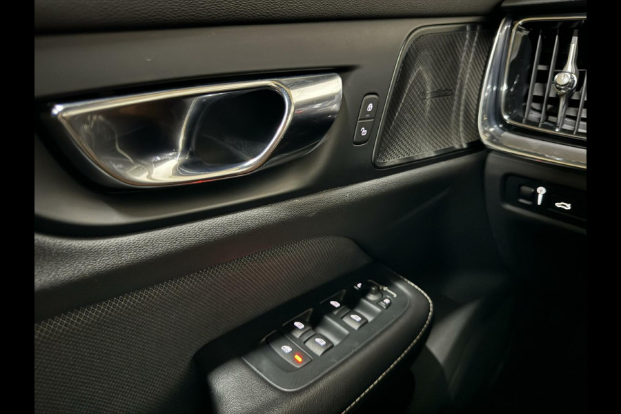 Volvo V60 2.0 T8 Recharge AWD R-Design Pano H/K Trekh. CarPlay