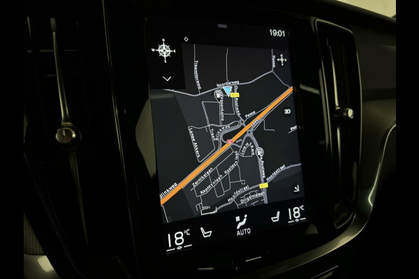 Volvo V60 2.0 T8 Recharge AWD R-Design Pano H/K Trekh. CarPlay