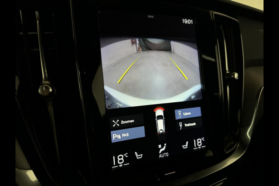 Volvo V60 2.0 T8 Recharge AWD R-Design Pano H/K Trekh. CarPlay