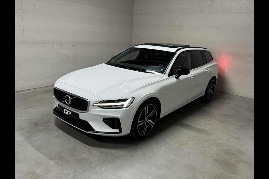 Volvo V60 2.0 T8 Recharge AWD R-Design Pano H/K Trekh. CarPlay