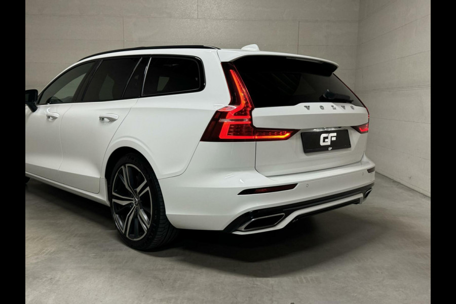 Volvo V60 2.0 T8 Recharge AWD R-Design Pano H/K Trekh. CarPlay