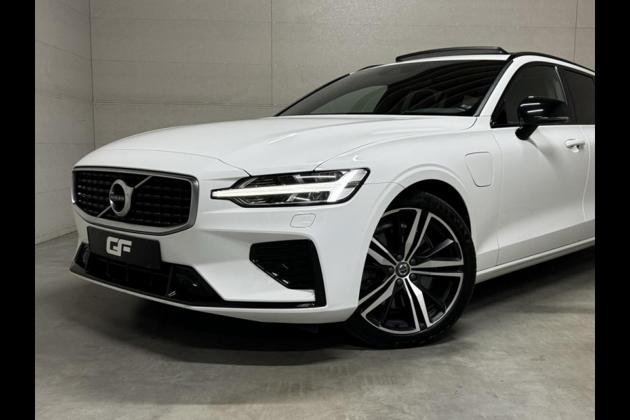 Volvo V60 2.0 T8 Recharge AWD R-Design Pano H/K Trekh. CarPlay