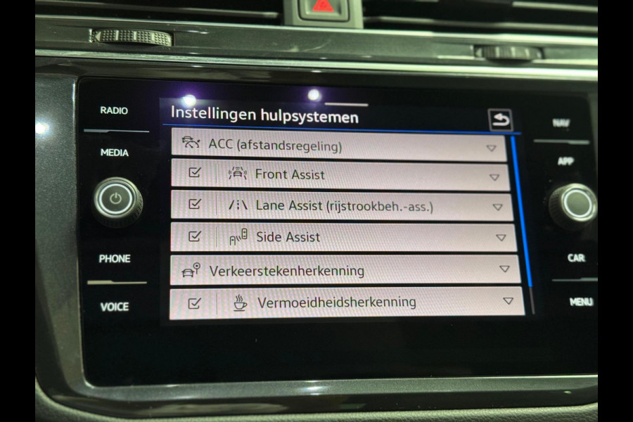 Volkswagen Tiguan 1.4 TSI eHybrid R-Line Business | Pano | Camera | Sfeerverlichting | ACC | CarPlay