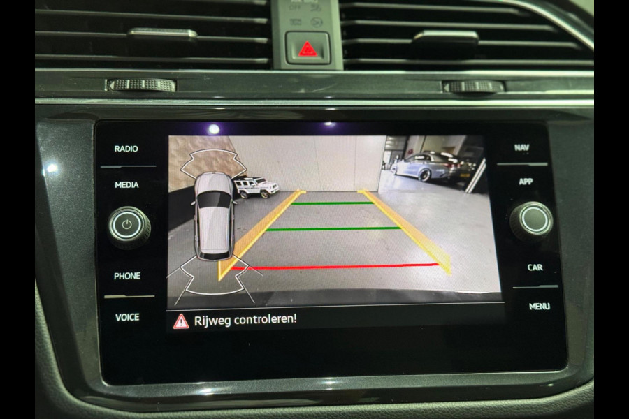 Volkswagen Tiguan 1.4 TSI eHybrid R-Line Business | Pano | Camera | Sfeerverlichting | ACC | CarPlay