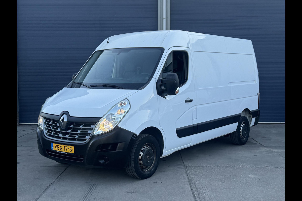 Renault Master T35 2.3 dCi L2H2 LAADKLEP / AIRCO / CRUISE CONTROLE / N.A.P / EURO 6