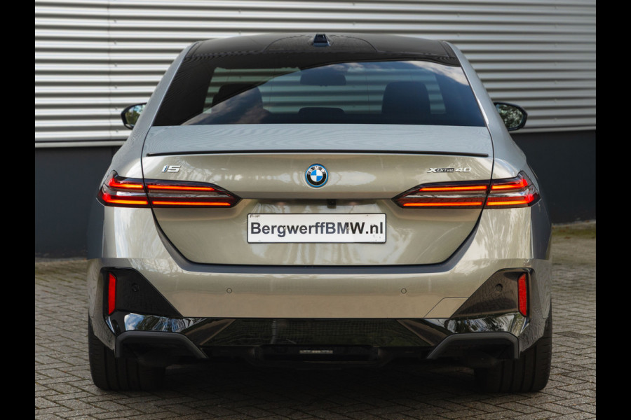 BMW i5 xDrive40 - M-Sport Pro - Pano - Trekhaak - ACC - Stoelventilatie