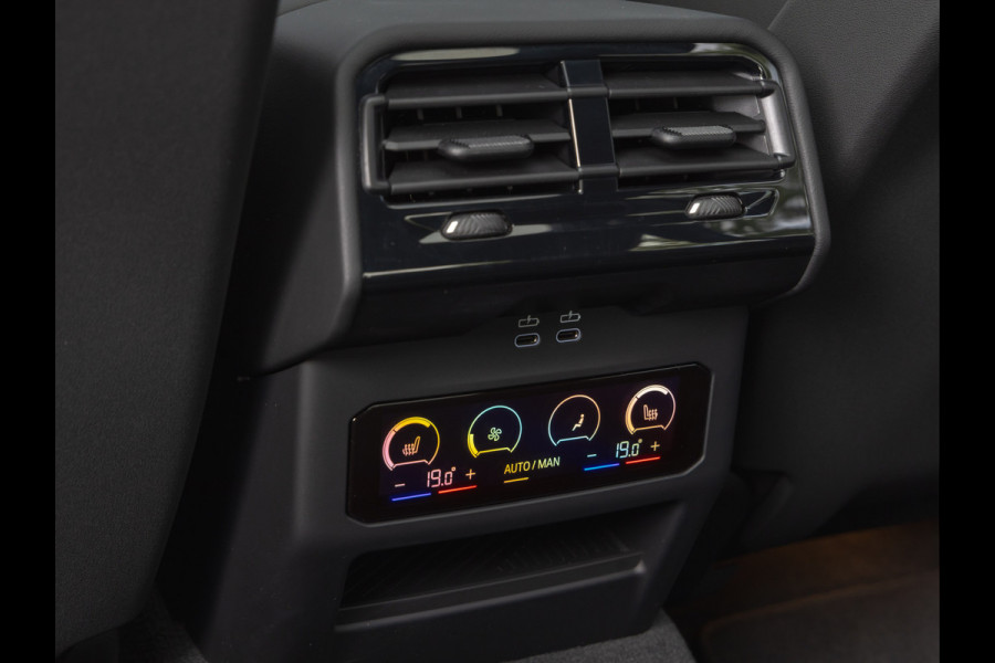 BMW i5 xDrive40 - M-Sport Pro - Pano - Trekhaak - ACC - Stoelventilatie