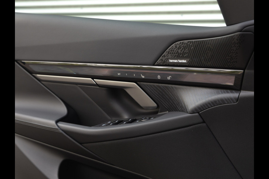 BMW i5 xDrive40 - M-Sport Pro - Pano - Trekhaak - ACC - Stoelventilatie