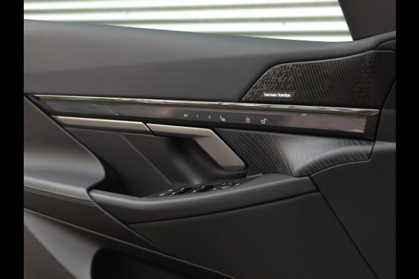 BMW i5 xDrive40 - M-Sport Pro - Pano - Trekhaak - ACC - Stoelventilatie