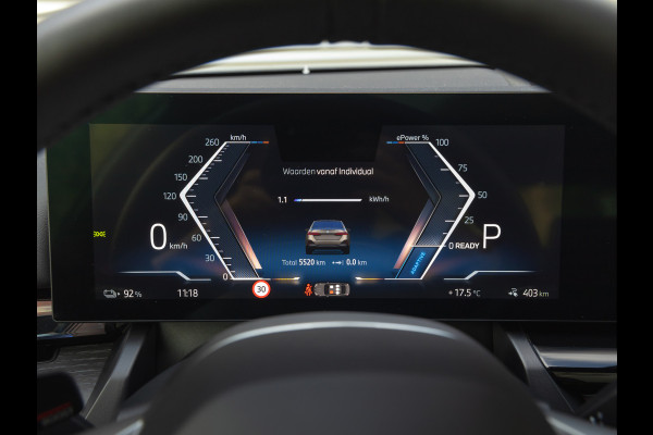 BMW i5 xDrive40 - M-Sport Pro - Pano - Trekhaak - ACC - Stoelventilatie