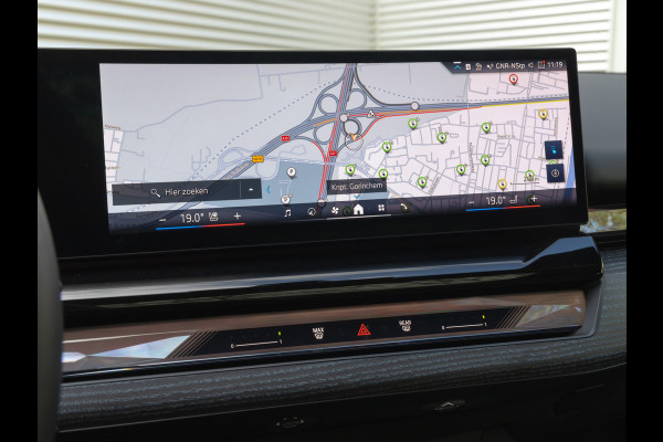 BMW i5 xDrive40 - M-Sport Pro - Pano - Trekhaak - ACC - Stoelventilatie
