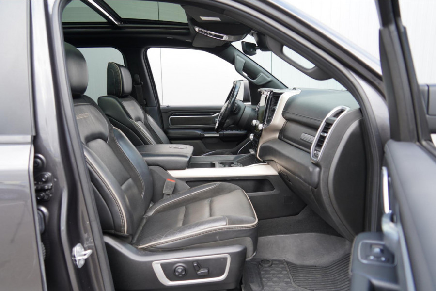 Dodge Ram 1500 5.7 V8 4x4 Crew Cab Limited Laramie / Pano / Harman Kardon / Elek. Treeplanken / EX. BTW / 2e Eigenaar