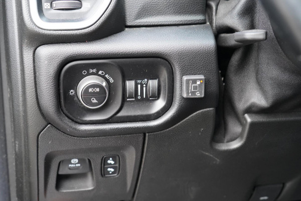 Dodge Ram 1500 5.7 V8 4x4 Crew Cab Limited Laramie / Pano / Harman Kardon / Elek. Treeplanken / EX. BTW / 2e Eigenaar