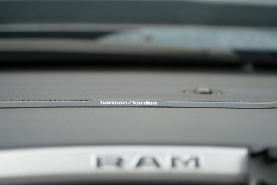 Dodge Ram 1500 5.7 V8 4x4 Crew Cab Limited Laramie / Pano / Harman Kardon / Elek. Treeplanken / EX. BTW / 2e Eigenaar