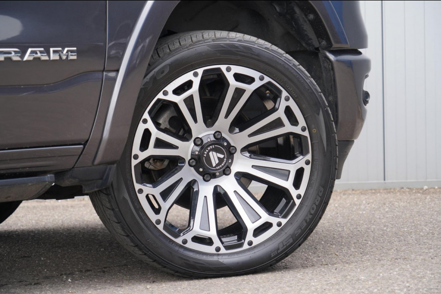 Dodge Ram 1500 5.7 V8 4x4 Crew Cab Limited Laramie / Pano / Harman Kardon / Elek. Treeplanken / EX. BTW / 2e Eigenaar
