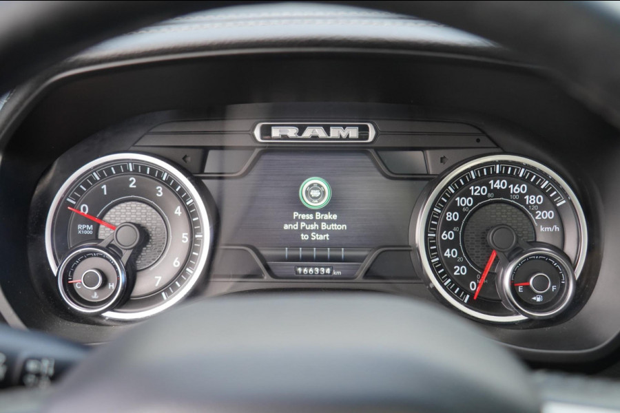 Dodge Ram 1500 5.7 V8 4x4 Crew Cab Limited Laramie / Pano / Harman Kardon / Elek. Treeplanken / EX. BTW / 2e Eigenaar