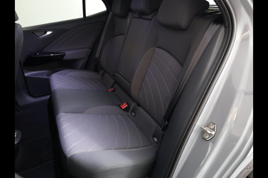 Volkswagen ID.3 Pure Business 52 kWh Steunhaak| Navi| 19'LM-velgen| Stuur- en voorstoelen verwarmd