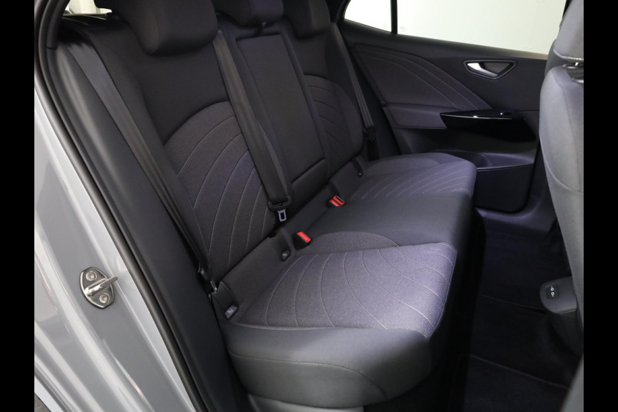 Volkswagen ID.3 Pure Business 52 kWh Steunhaak| Navi| 19'LM-velgen| Stuur- en voorstoelen verwarmd