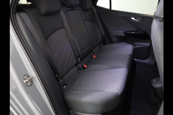 Volkswagen ID.3 Pure Business 52 kWh Steunhaak| Navi| 19'LM-velgen| Stuur- en voorstoelen verwarmd