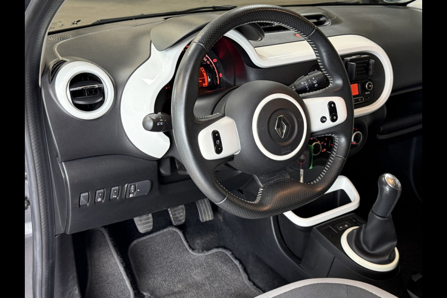 Renault Twingo 1.0 SCe 70pk | Limited | Verkocht! Airco | PDC | 15" | Bluetooth | Cruise | 100% Onderhouden!
