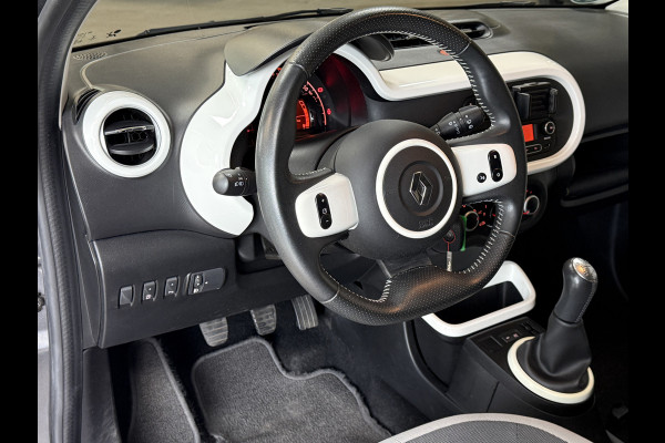 Renault Twingo 1.0 SCe 70pk | Limited | Verkocht! Airco | PDC | 15" | Bluetooth | Cruise | 100% Onderhouden!