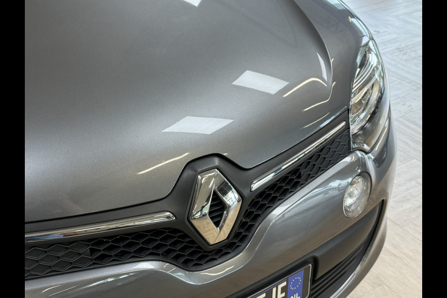 Renault Twingo 1.0 SCe 70pk | Limited | Verkocht! Airco | PDC | 15" | Bluetooth | Cruise | 100% Onderhouden!