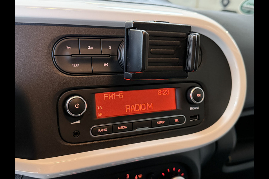Renault Twingo 1.0 SCe 70pk | Limited | Verkocht! Airco | PDC | 15" | Bluetooth | Cruise | 100% Onderhouden!