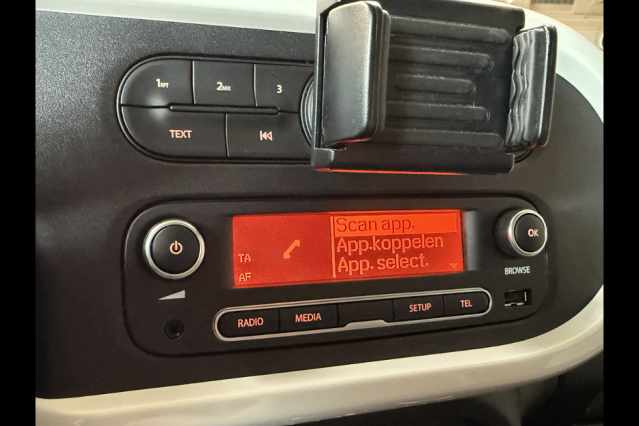 Renault Twingo 1.0 SCe 70pk | Limited | Verkocht! Airco | PDC | 15" | Bluetooth | Cruise | 100% Onderhouden!