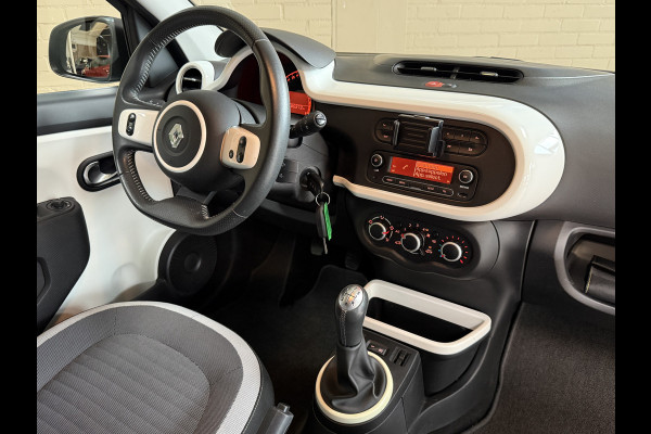 Renault Twingo 1.0 SCe 70pk | Limited | Verkocht! Airco | PDC | 15" | Bluetooth | Cruise | 100% Onderhouden!