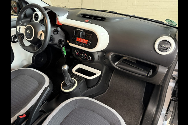 Renault Twingo 1.0 SCe 70pk | Limited | Verkocht! Airco | PDC | 15" | Bluetooth | Cruise | 100% Onderhouden!