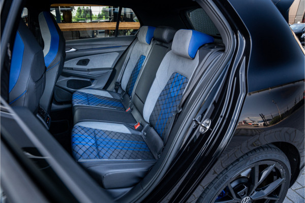 Volkswagen Golf 8 2.0 TSI R 4Motion -  R Performance Pack | Panorama | Akrapovic | ACC | H/K