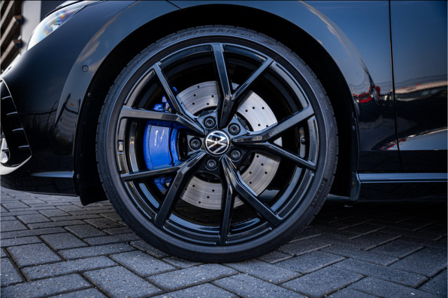Volkswagen Golf 8 2.0 TSI R 4Motion -  R Performance Pack | Panorama | Akrapovic | ACC | H/K