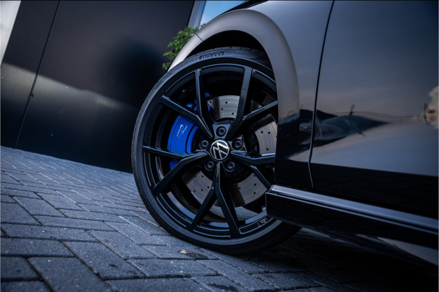 Volkswagen Golf 8 2.0 TSI R 4Motion -  R Performance Pack | Panorama | Akrapovic | ACC | H/K