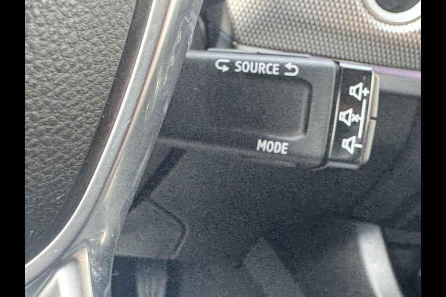 Renault Arkana 1.6 E-Tech hybrid 145 E-Tech Adaptive cruise Climate control Stoel- en stuurverwarming Apple / Android Keyless