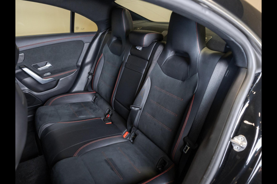 Mercedes-Benz CLA-Klasse 200 Business Solution AMG / 163pk / Sfeerverlichting / Dodehoek herkenning / Stoelverwarming /