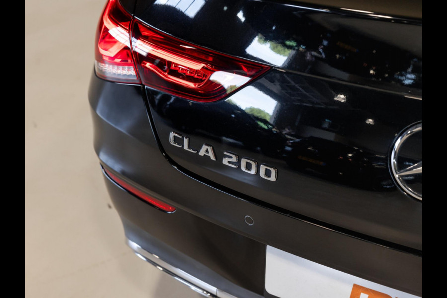 Mercedes-Benz CLA-Klasse 200 Business Solution AMG / 163pk / Sfeerverlichting / Dodehoek herkenning / Stoelverwarming /