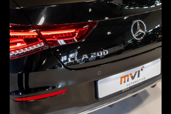 Mercedes-Benz CLA-Klasse 200 Business Solution AMG / 163pk / Sfeerverlichting / Dodehoek herkenning / Stoelverwarming /