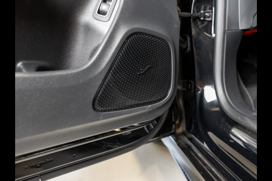 Mercedes-Benz CLA-Klasse 200 Business Solution AMG / 163pk / Sfeerverlichting / Dodehoek herkenning / Stoelverwarming /
