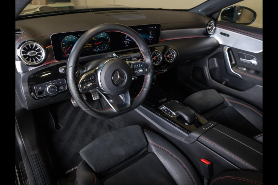Mercedes-Benz CLA-Klasse 200 Business Solution AMG / 163pk / Sfeerverlichting / Dodehoek herkenning / Stoelverwarming /