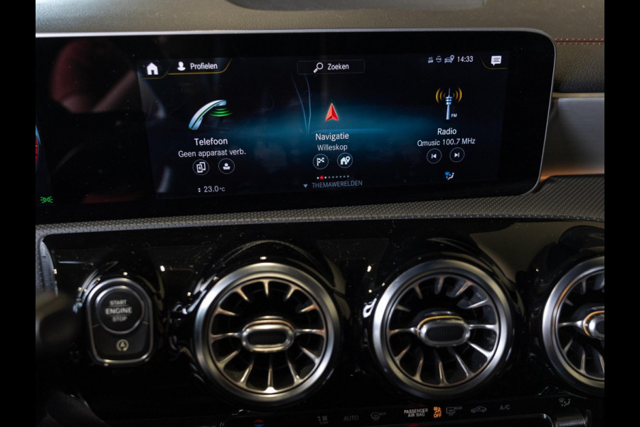 Mercedes-Benz CLA-Klasse 200 Business Solution AMG / 163pk / Sfeerverlichting / Dodehoek herkenning / Stoelverwarming /
