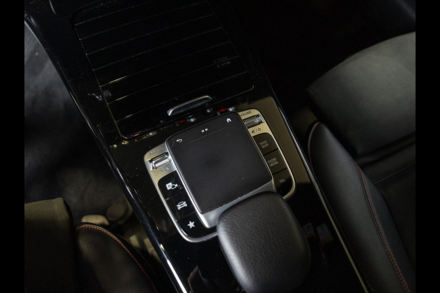 Mercedes-Benz CLA-Klasse 200 Business Solution AMG / 163pk / Sfeerverlichting / Dodehoek herkenning / Stoelverwarming /