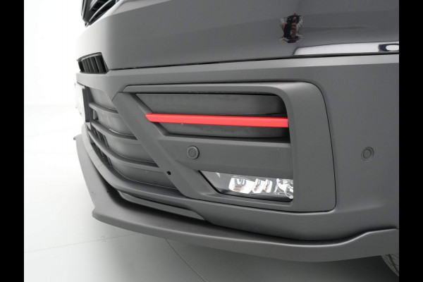 Volkswagen Crafter 2.0 TDI 130kW 177PK L3H3 Exclusive Hero Edition AUT rijdende demo, kilometerstand loopt op